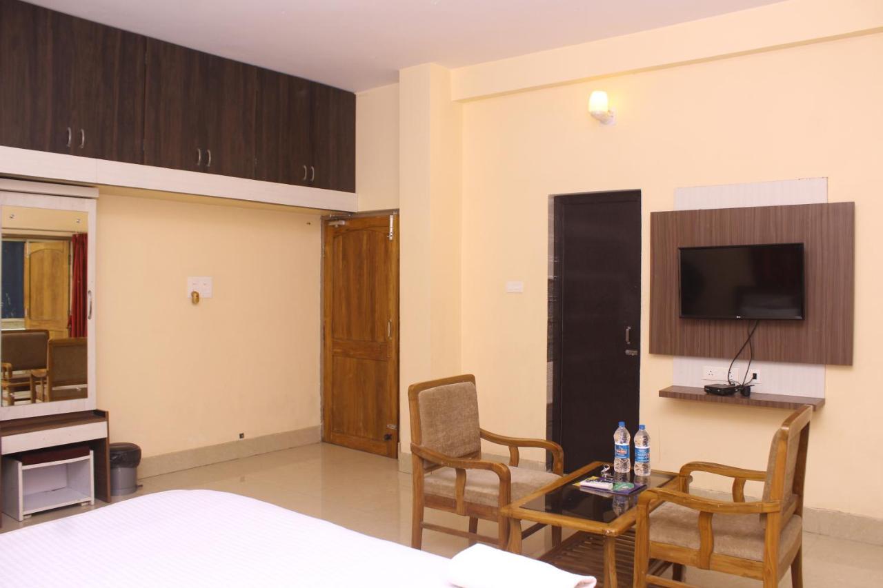 Chetan Inn Hotel Bhubaneswar Exterior photo
